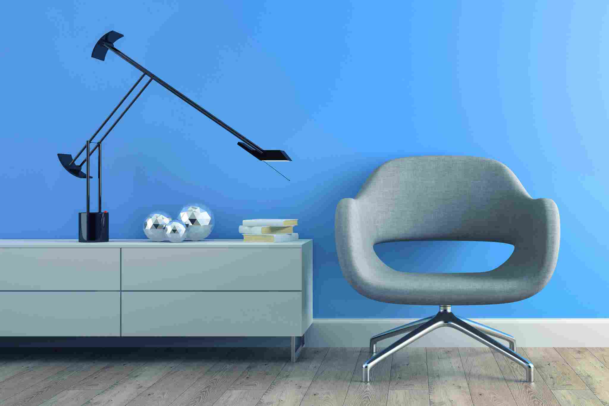 https://www.thevalenresorts.com/wp-content/uploads/2017/05/image-chair-blue-wall.jpg